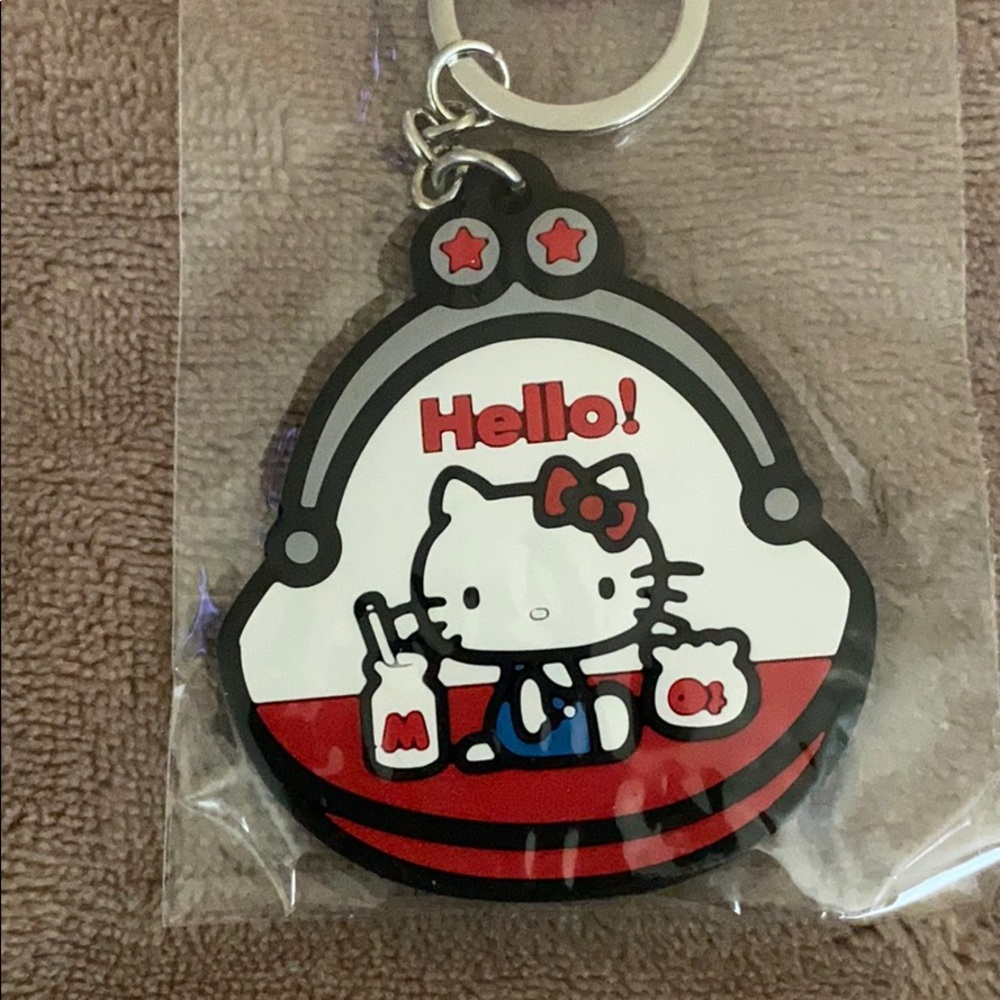 ♥️ Hello Kitty keychain - Picture 2 of 3